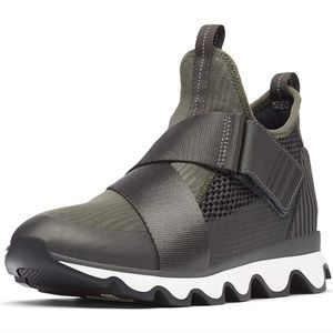 SOREL - Women’s Kinetic Knit Sneaker with Scalloped Sole and Stretch Straps 7.5